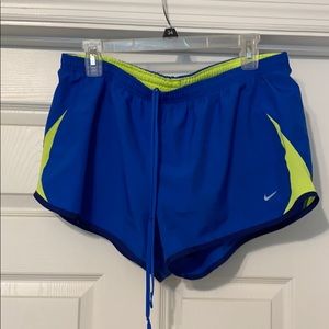 Nike women’s shorts (north) XL
